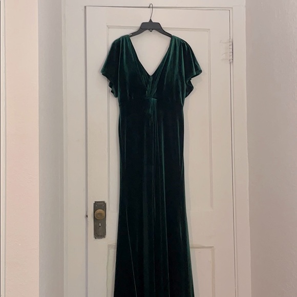 Revelry Gwen Classic Emerald Velvet 
